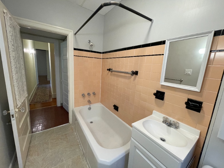 Building Photo - 219 Washington Ln