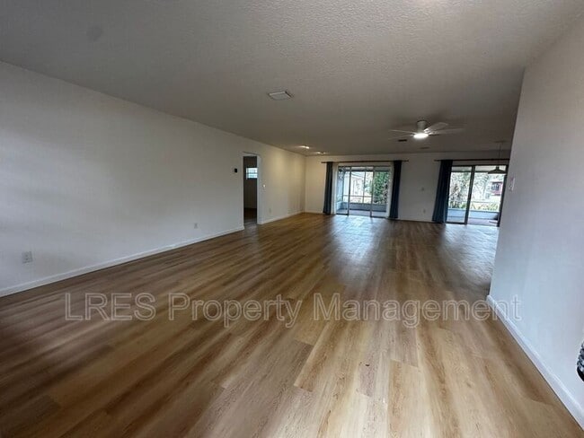 Building Photo - 10647 Deergrass Ln