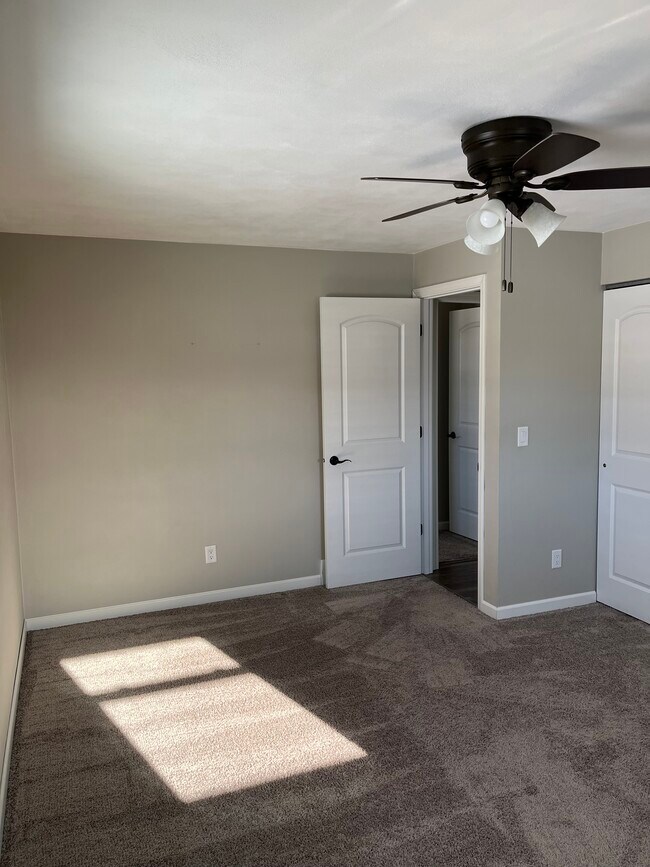 Building Photo - 509 S Matthias St