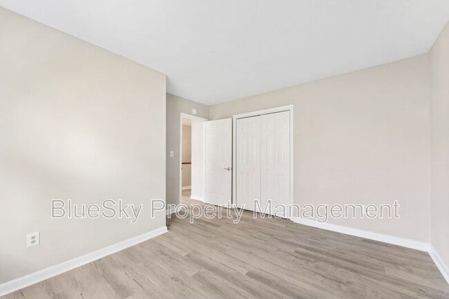Building Photo - 439 Wynridge Dr