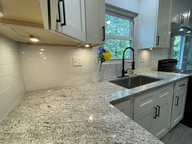 Building Photo - 1206 Willow Ct NW