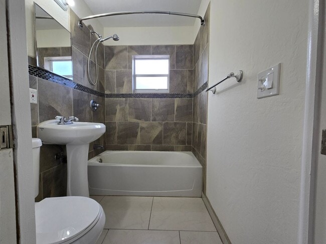 Building Photo - Updated East Delray Duplex | No HOA + Private Yard