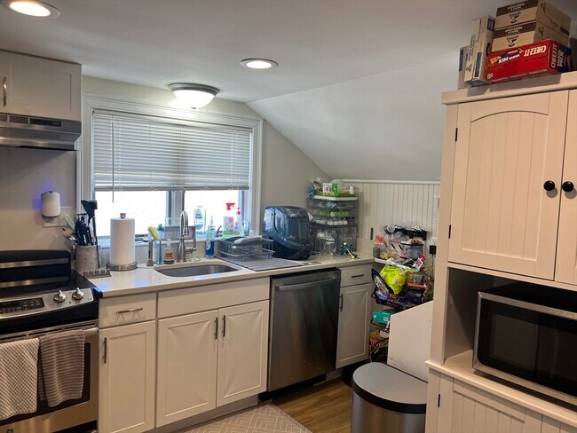 Building Photo - 50 Humphrey St