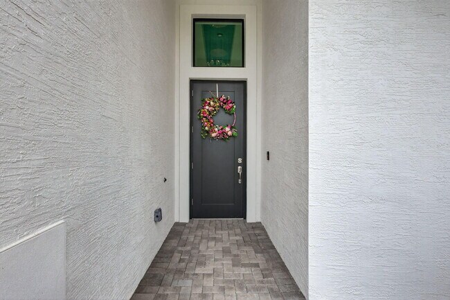 Building Photo - 10195 SW Latium Wy