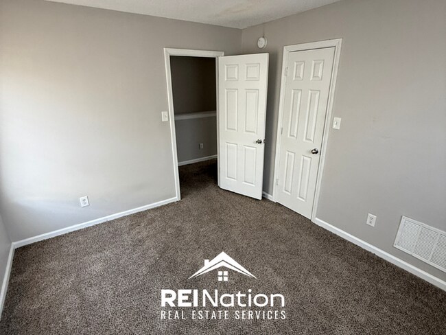Building Photo - Move-In Ready 3BR Home in 38128 - Hardwood Floors, Attached Garage & Private Yard
