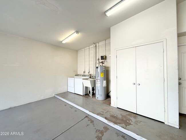 Building Photo - 15615 Chicory Dr