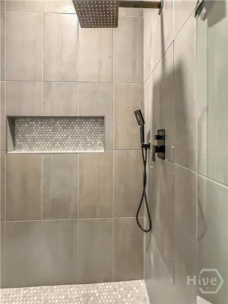 Building Photo - 3503 Haslam Ave