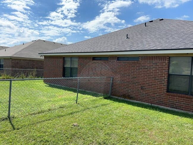 Building Photo - 1503 Nicholas Cir