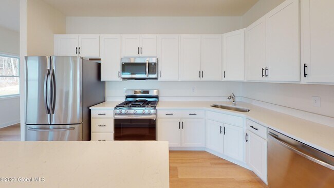 Building Photo - 544 NY-9P