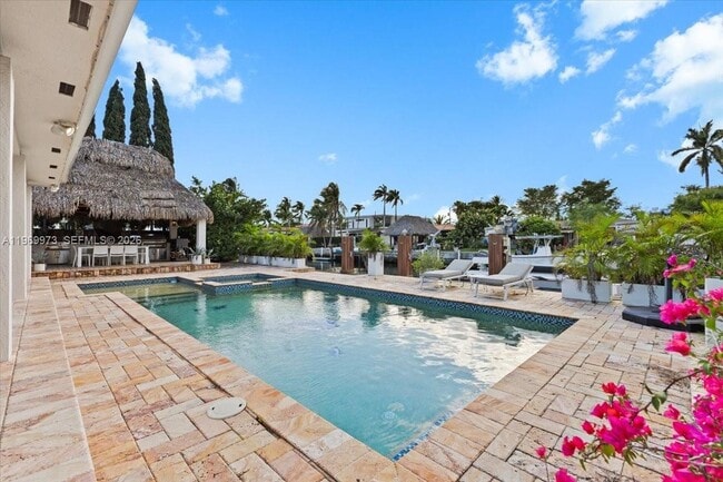 Building Photo - 12930 Oleander Rd