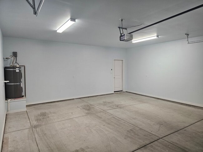Building Photo - New San Luis AZ Rental with landscaping and fenced lot - 3 Bedrooms