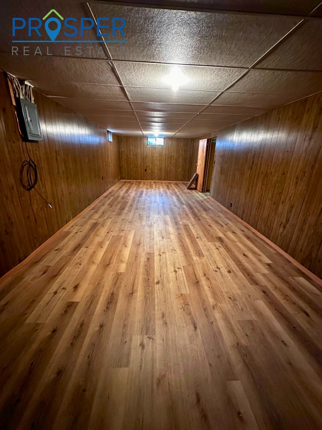 Building Photo - Convenient Living in the Heart of Eau Claire