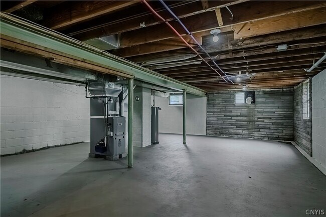 Building Photo - 8 Terrace Hill Dr