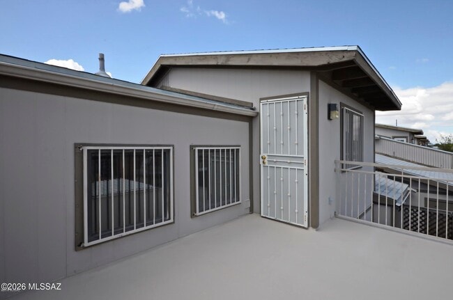 Building Photo - 2717 N Pacific Dr