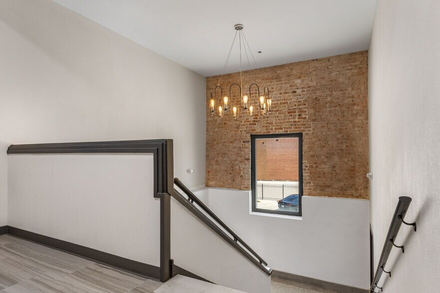 Building Photo - 901 9th St