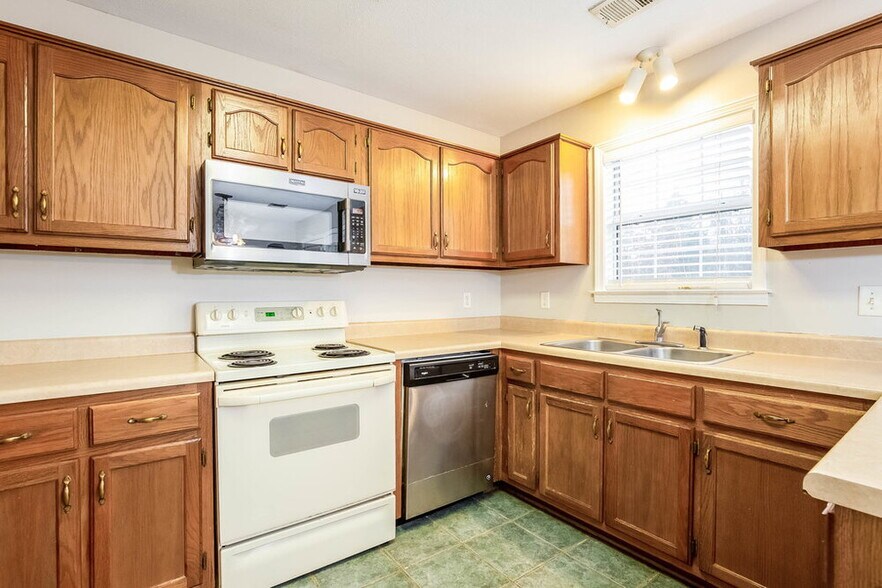 Building Photo - 1209 Pendulum Dr