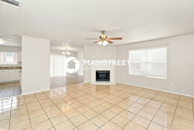 Building Photo - 3 Bedroom Pet-Friendly Home in Fort Worth, TX with Main Street Renewal