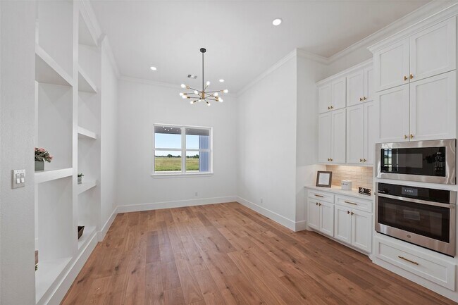 Building Photo - 413 Chuckwagon Trail