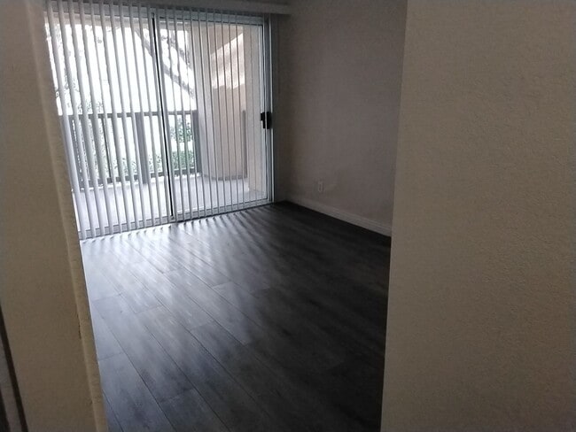 Building Photo - We know how important it is to come home to a relaxing and welcoming atmosphere! Beautiful 2 Bedr...