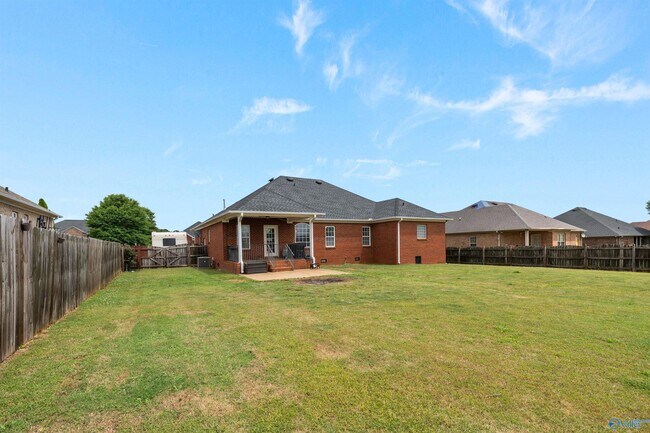 Building Photo - 25850 Iron Gate Dr