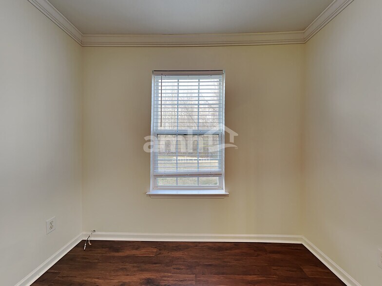 Building Photo - 101 Kingscreek Dr