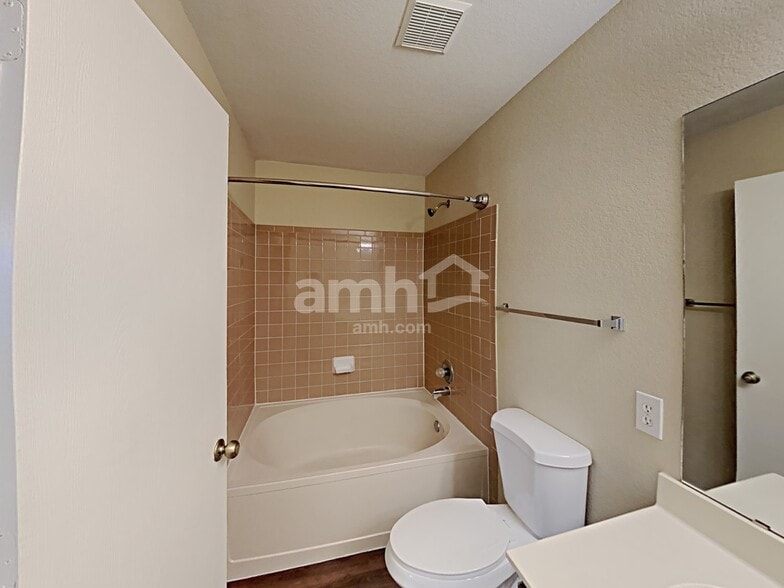 Building Photo - 10339 Manor Crk