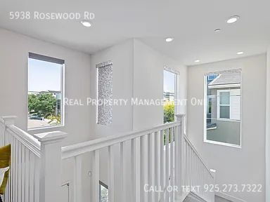 Building Photo - 5938 Rosewood Rd