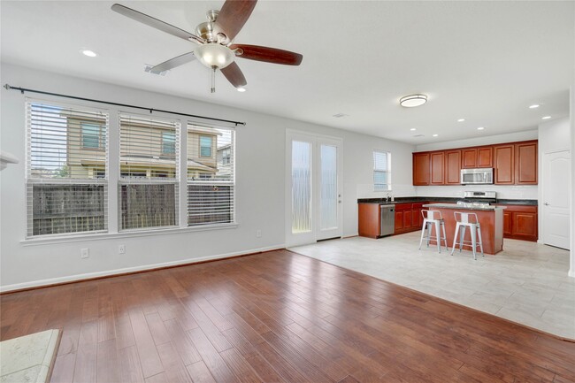 Building Photo - 10514 Kentington Oak Dr