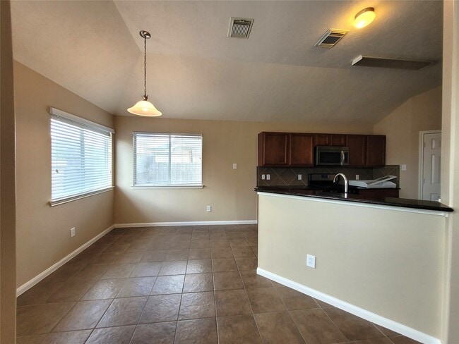 Building Photo - 11826 Fortune Park Dr