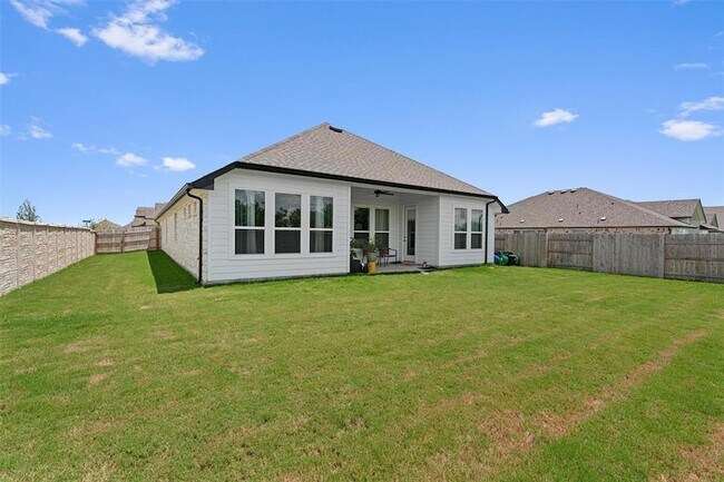 Building Photo - 20240 Smedley Dr