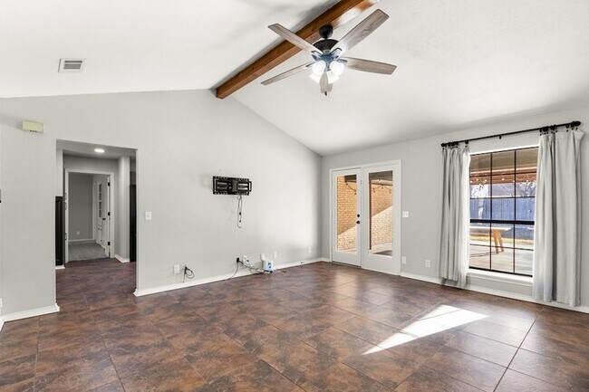 Building Photo - 3701 Oakmont Dr