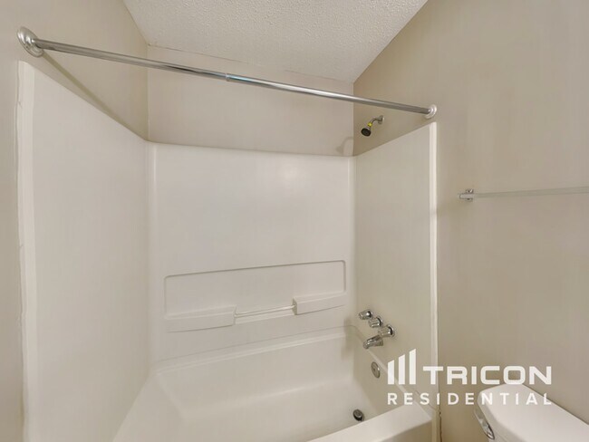 Building Photo - 726 Wind Song Trce