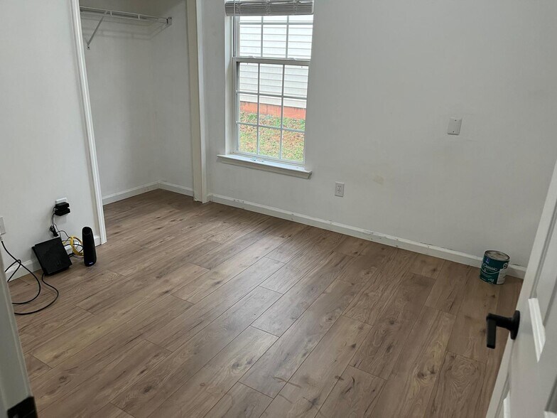 Building Photo - 4 Maravista Ave