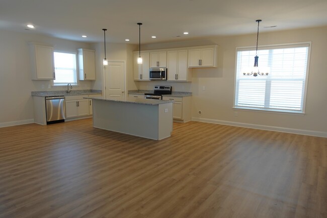 Building Photo - 107 River Trce Lp