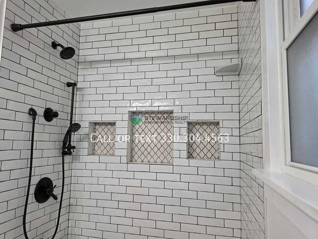 Building Photo - 1040 Stuart St NW