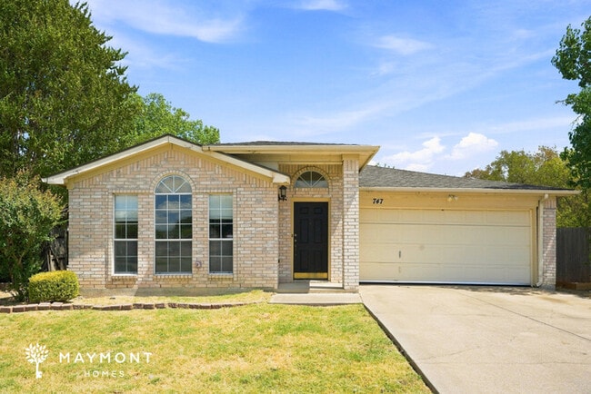 Building Photo - 747 Valley Spring Dr
