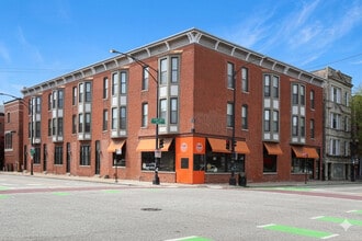 Building Photo - 1008 S Loomis St