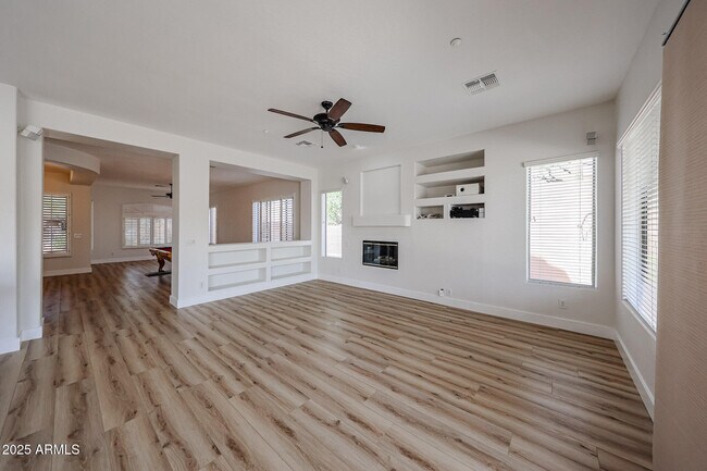 Building Photo - 41735 N Maidstone Ct