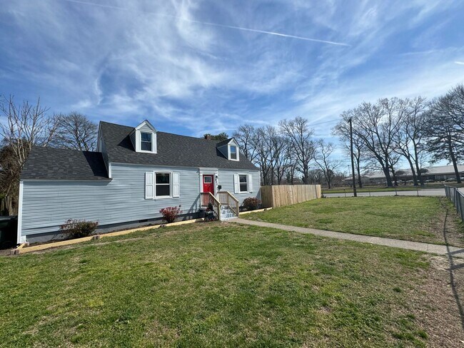 Building Photo - Welcome to this charming Cape Cod style ho...
