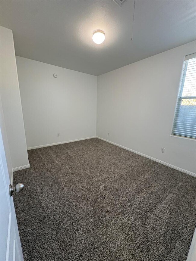 Building Photo - 177 Grace St