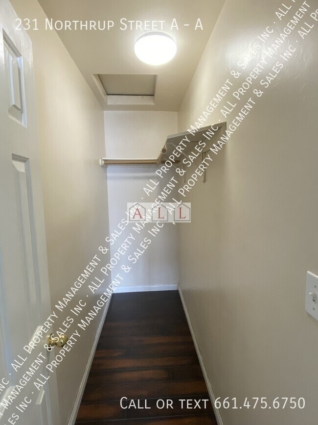 Building Photo - 231 Northrup St