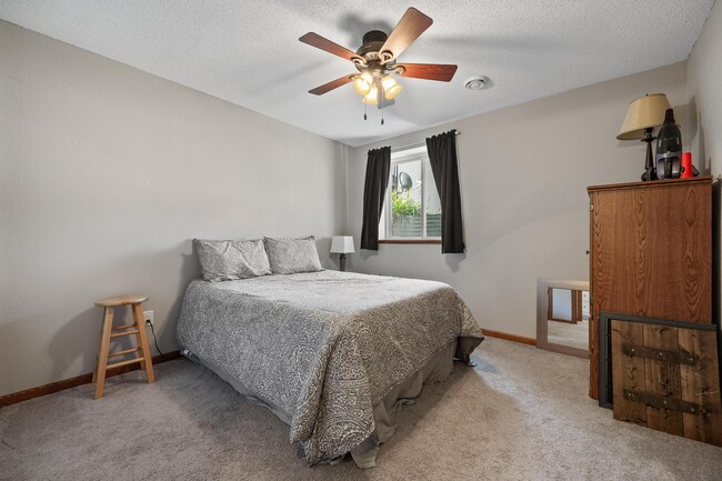 Bedroom 4 - 1839 Goose Lake Cir