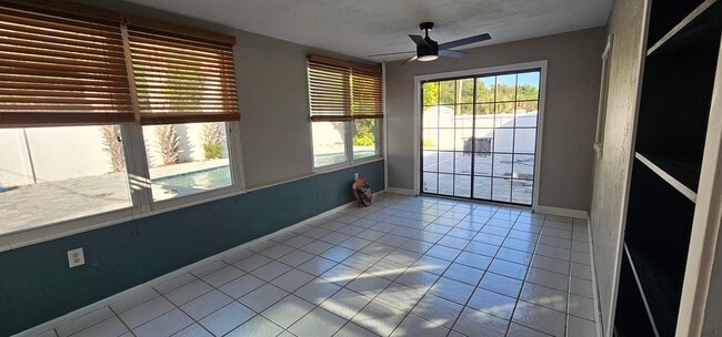 Building Photo - 370 Hunt Dr