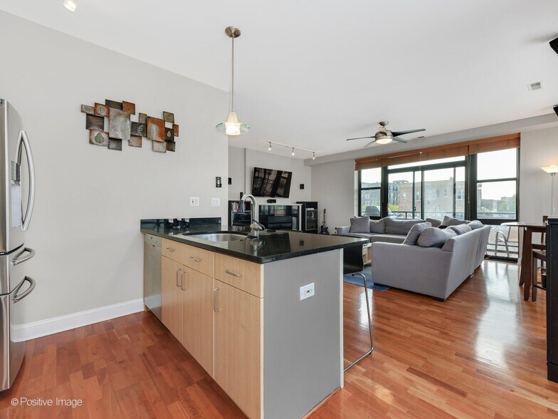 Building Photo - 1260 W Washington Blvd