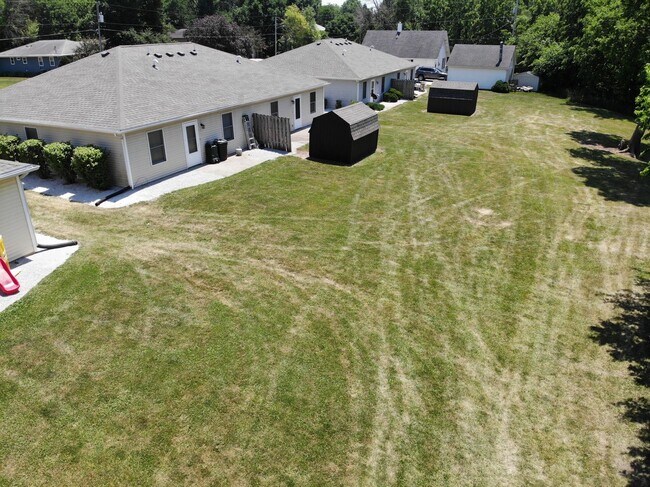 Building Photo - 115-117 South Plum