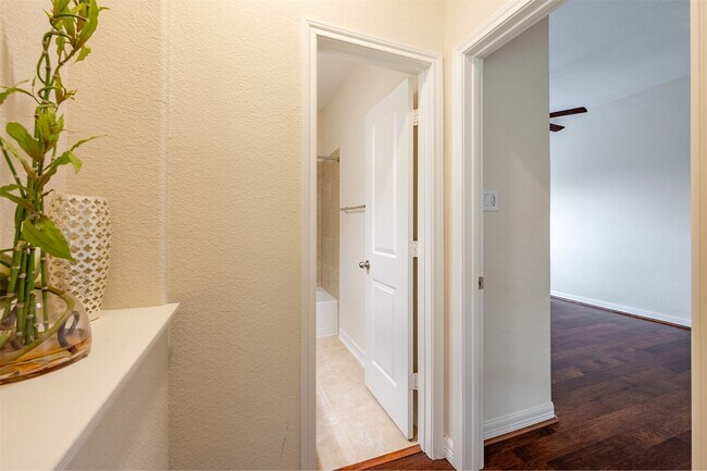 Building Photo - 5214 Lotus Canyon Ct