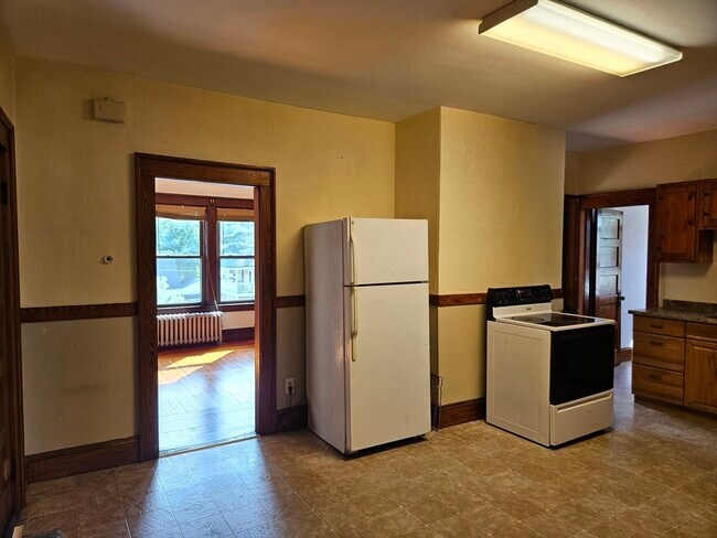 Building Photo - 30 Bemis St