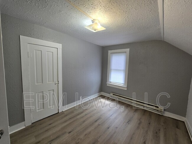 Building Photo - 716 Fowler St