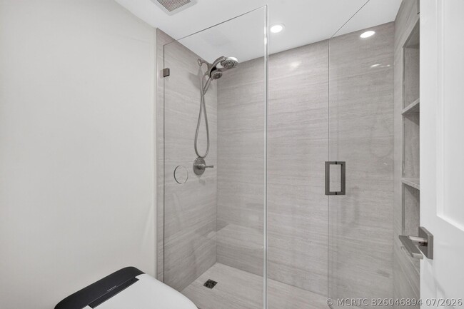 Building Photo - 209 N Fort Lauderdale Beach Blvd