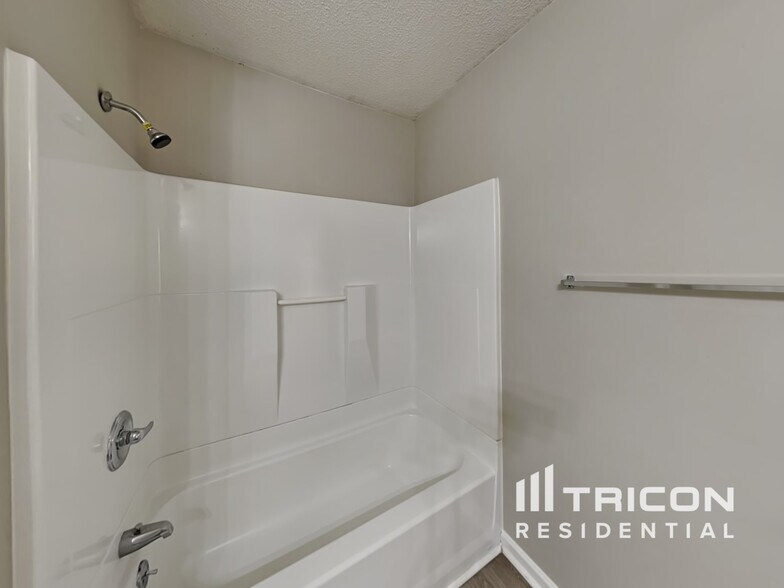 Building Photo - 120 Country Cottage Cir